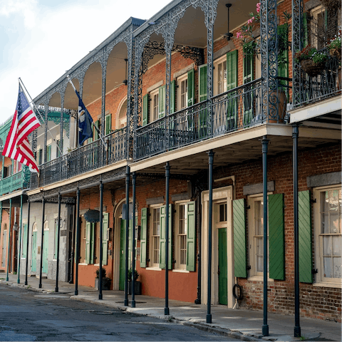 Explore the city from your excellent location, tucked in between the French Quarter and Mid-City
