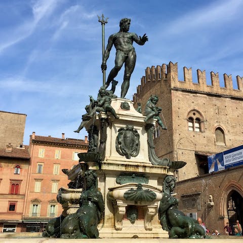 Soak up the city's rich history –⁠ starting at the Fontana del Nettuni , just an eight-minute walk away