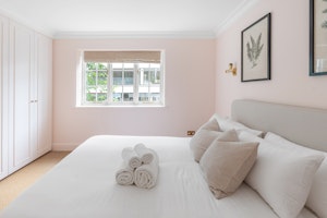 Crescent Elegance image 4