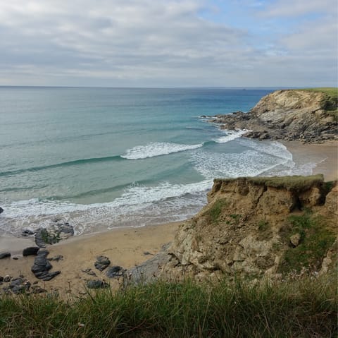 Discover the South Cornwall coast from this cliffside location