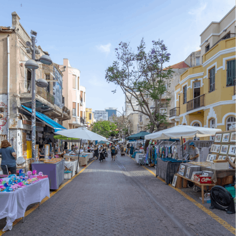 Pick up handcrafted souvenirs from Nahalat Binyamin Art Fair, held every Tuesday and Friday, mere footsteps from your doorstep