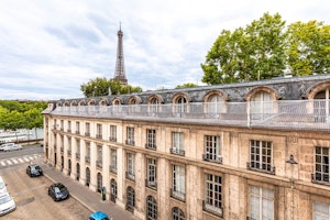 Avenue & Sky image 13