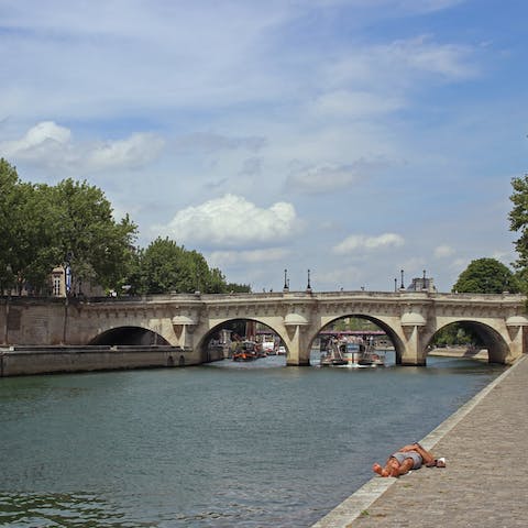 Walk to the banks of the Seine in ten minutes and see the city from a different perspective 