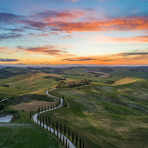 Explore the stunning beauty of Tuscany