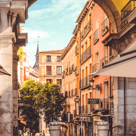 Enjoy an atmospheric stroll from Malasaña towards Plaza Mayor