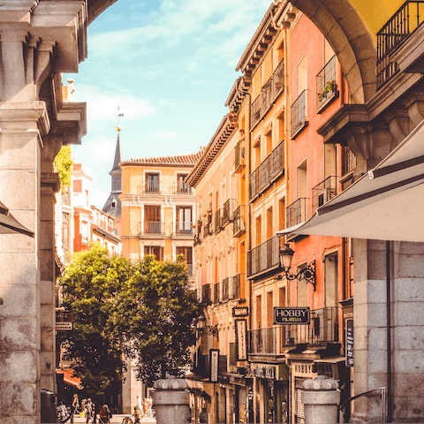 Enjoy an atmospheric stroll from Malasaña towards Plaza Mayor 