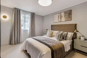 Mews & Mayfair image 9