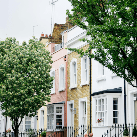 Stay in Chelsea, moments from the vibrant Fulham Road