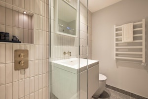Piccadilly Place image 11
