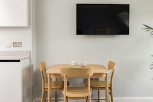 Piccadilly Place image 6