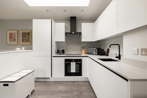 Piccadilly Place image 3