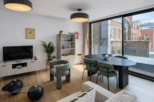 Sleek Soho image 3