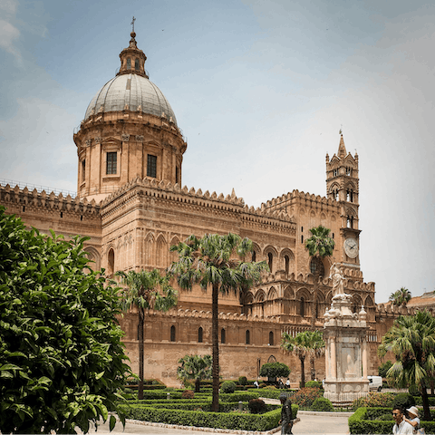 Visit the beautiful Palermo cathedral – reachable on foot