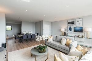 Royal Kensington image 9