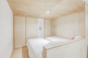 Woodside Townhouse image 9