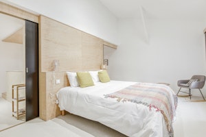 Woodside Townhouse image 8
