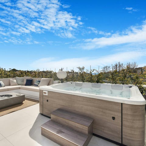 Feel a wonderful sense of wellbeing while soaking in the rooftop Jacuzzi