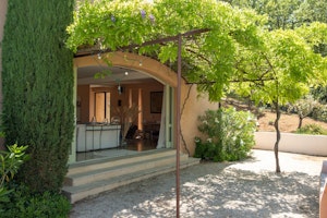 Luberon Lovely image 9