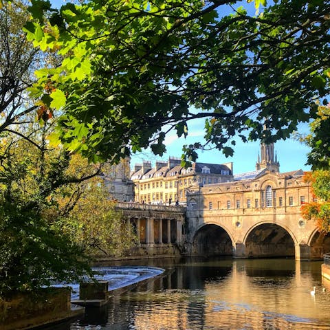 Stay in the heart of Bath, close to its historic centre 