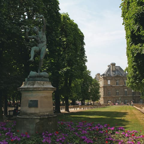 Take a picnic to Luxembourg Gardens – it's less than ten minutes away