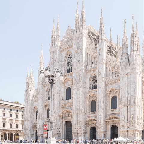 Walk to the Duomo in just seven minutes from your home in the city centre