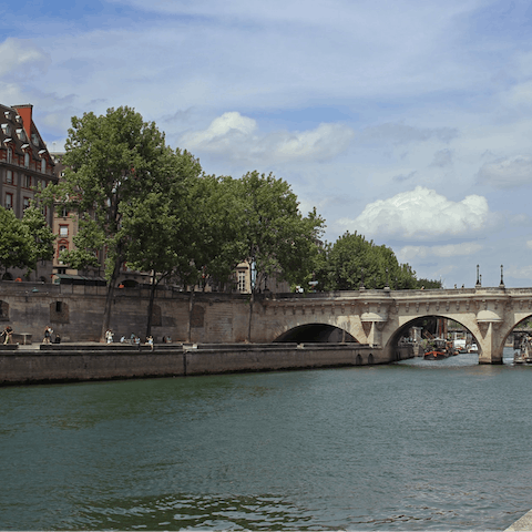 Stroll on the peaceful banks of the River Seine, just a fifteen-minute walk away 