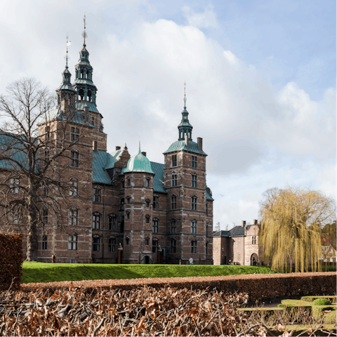 Stay in the centre of Copenhagen, only two minutes from Kongens Have and Rosenborg Castle 