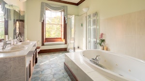 Hockwold Hall image 10