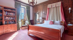 Hockwold Hall image 6