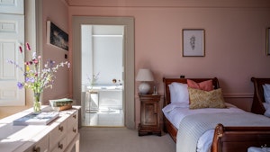 Donview Manor image 7
