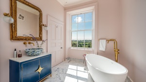Donview Manor image 5