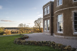 Donview Manor image 6
