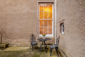 Donview Manor image 3