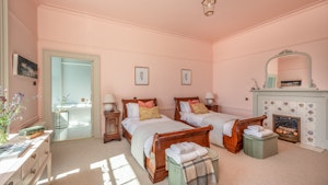 Donview Manor image 2
