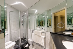 Marble & Light image 14