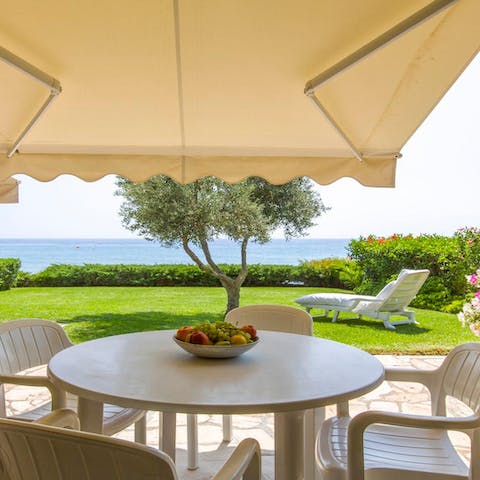 Dine alfresco in your beachfront garden