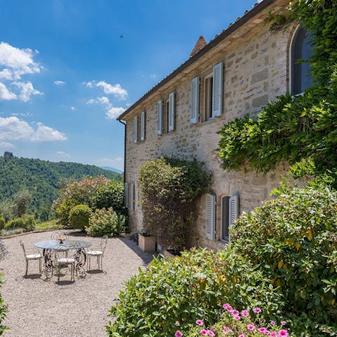 Stay in an 18th-century villa in the heart of the Umbrian countryside