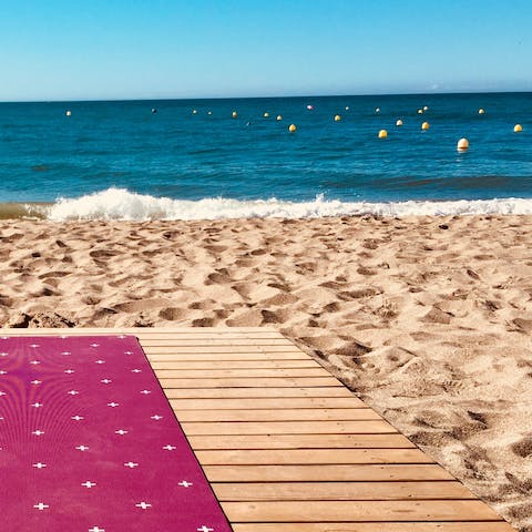 Unwind with a yoga session on the sandy Playa de Galera