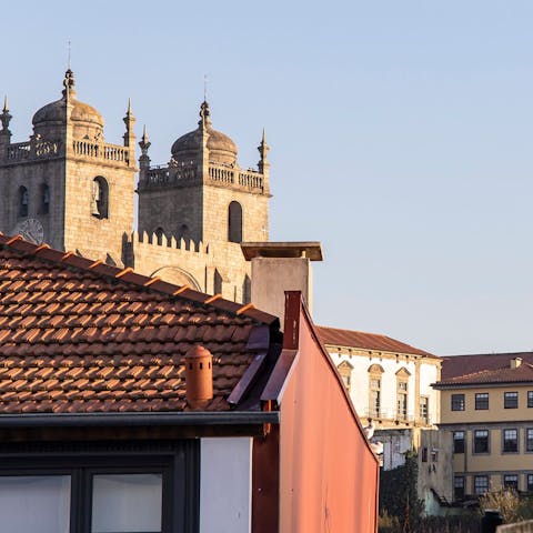 Take in the majesty of Porto's cathedral without leaving the apartment