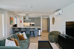 Leeke Luxe image 1