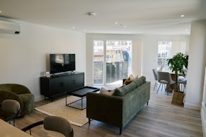 Leeke Luxe image 7
