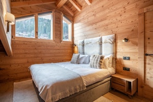 Summit & Stillness image 14