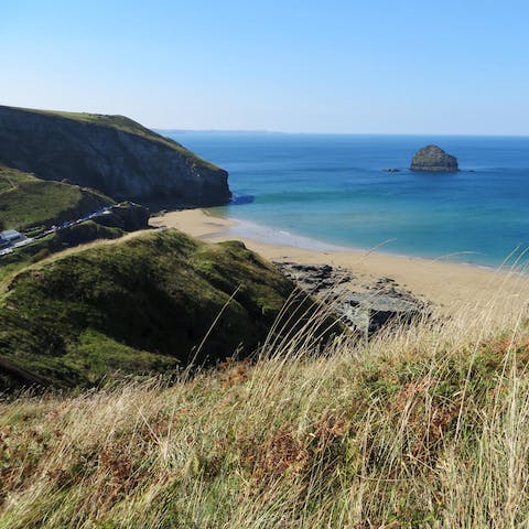 Jump in the car and take the fifteen-minute drive to the picturesque Polzeath Beach