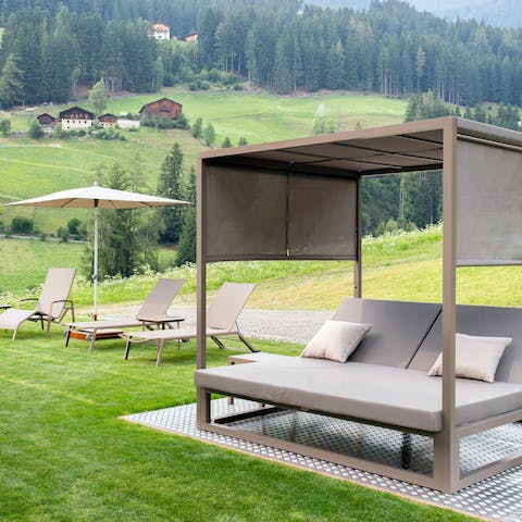 Relax amid undulating green hills in the summer