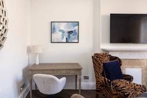 Linger in Leith image 15