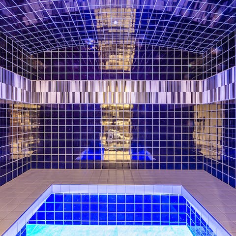 Bask in the warmth of the shared hammam and exit with a positively glowing complexion