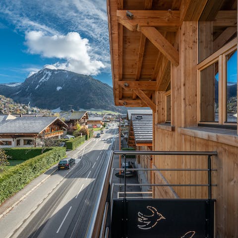 Step out on the balcony and breathe in refreshing lungfuls of Alpine air