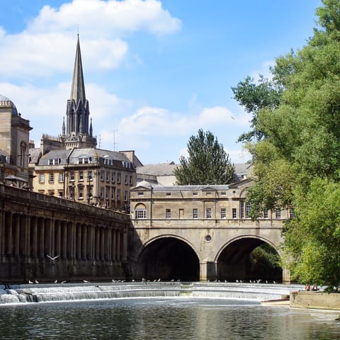 Drive twenty minutes into central Bath for the spa, shopping and sightseeing