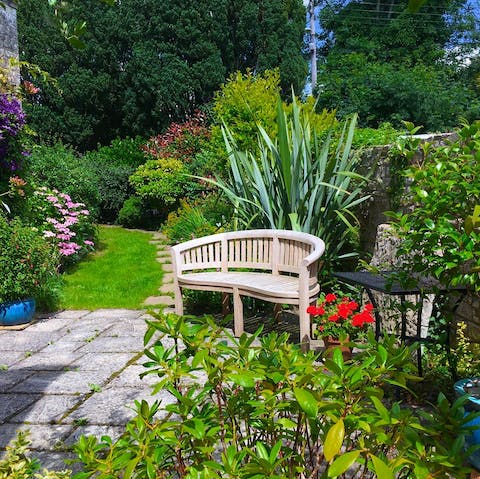 Sit out in the gorgeous garden and savour the peace of the Somerset countryside