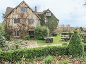 Manor House Marvel image 1